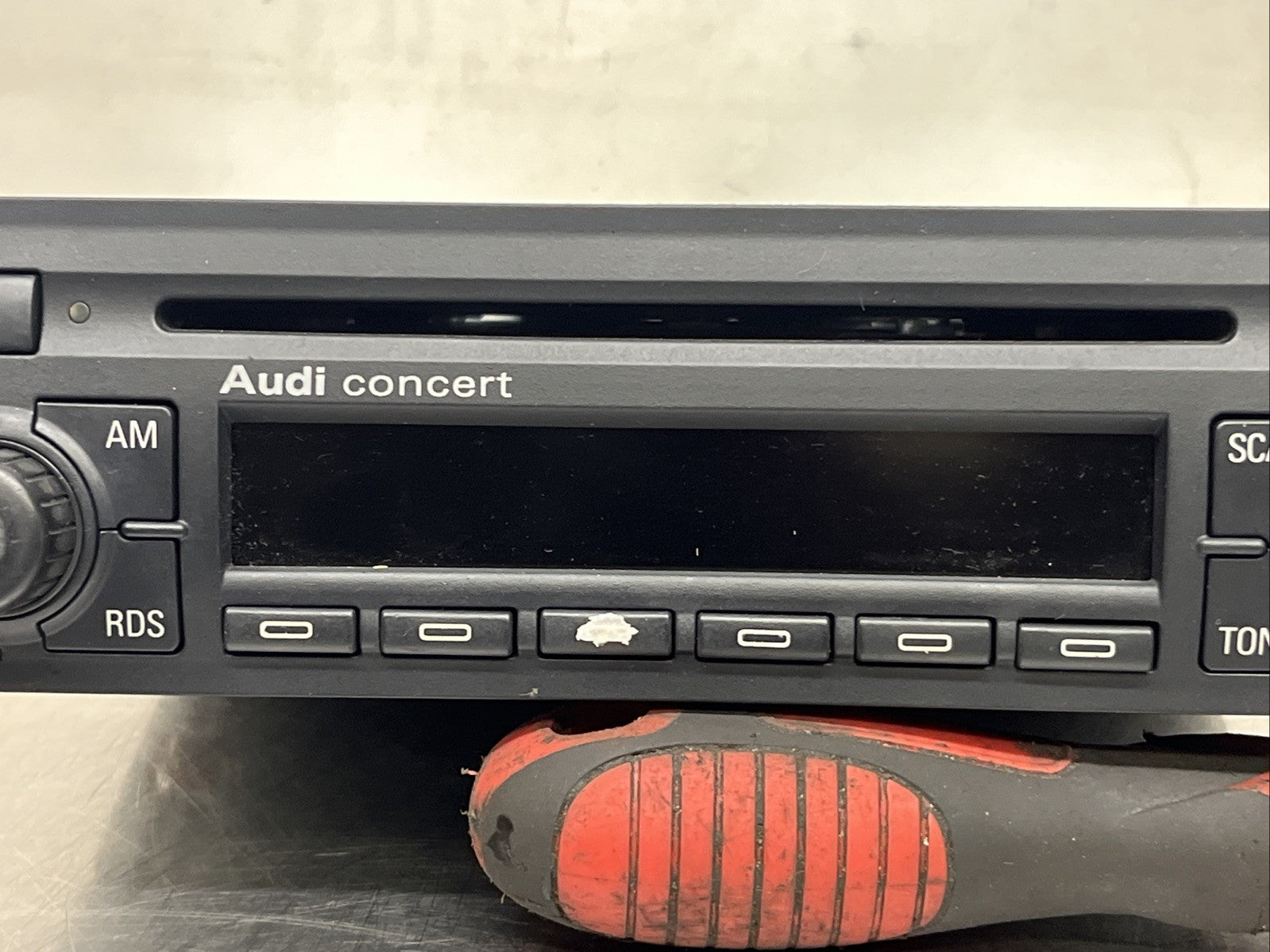 Audi TT Concert CD Player OEM GENUINE