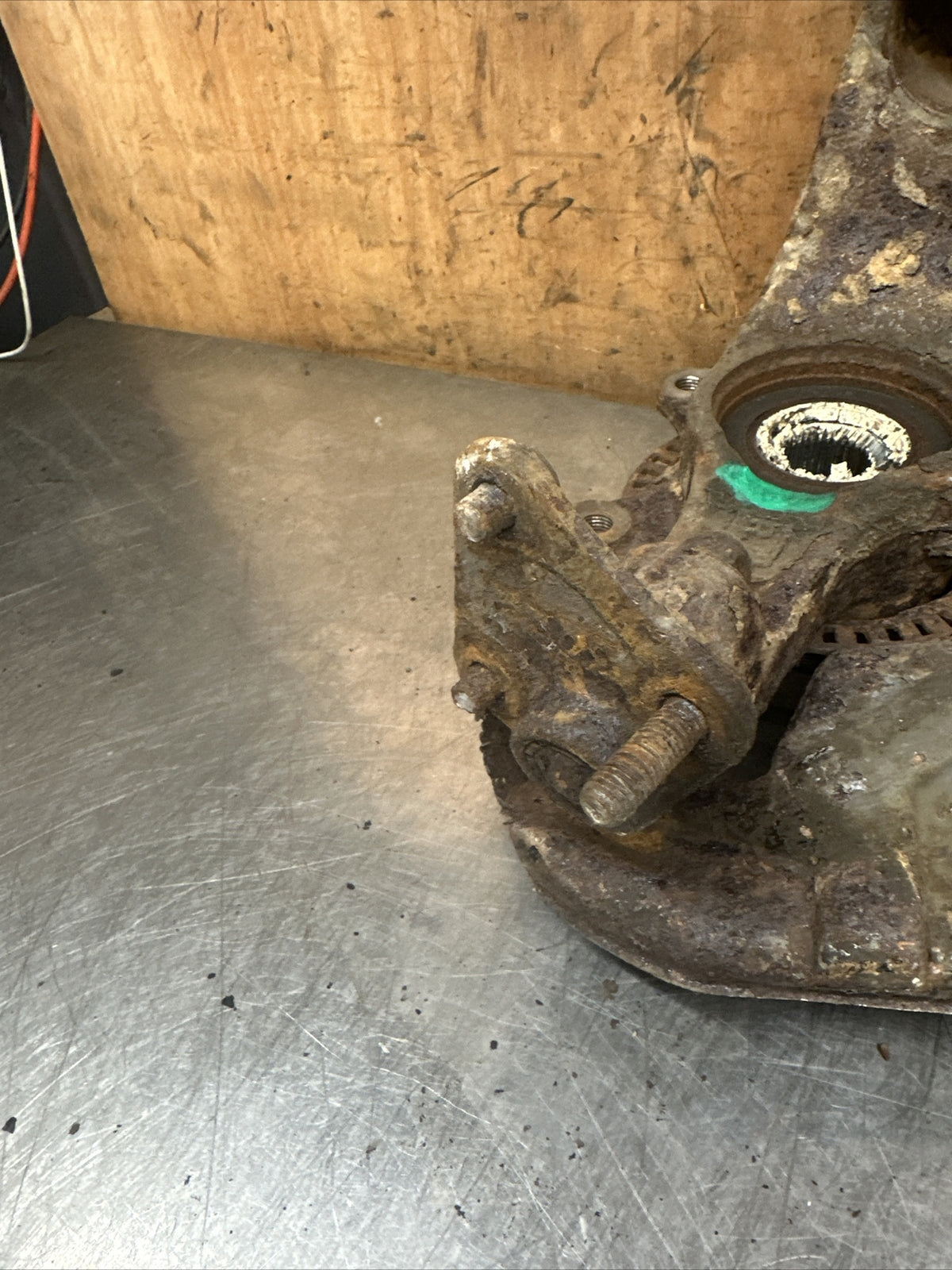 Audi TT Mk1 8N 2001-2006 Drivers/Right/ Front Bolt Type Wheel Hub & Bearing