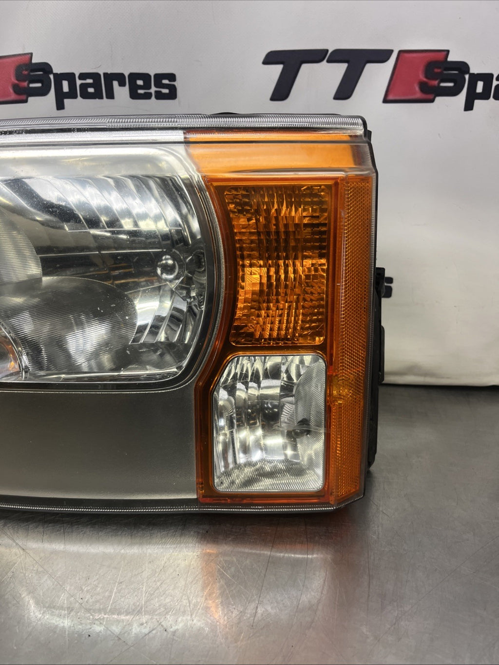 Land Rover Discovery 3 Nearside Passenger Side Halogen Headlight XBC500032
