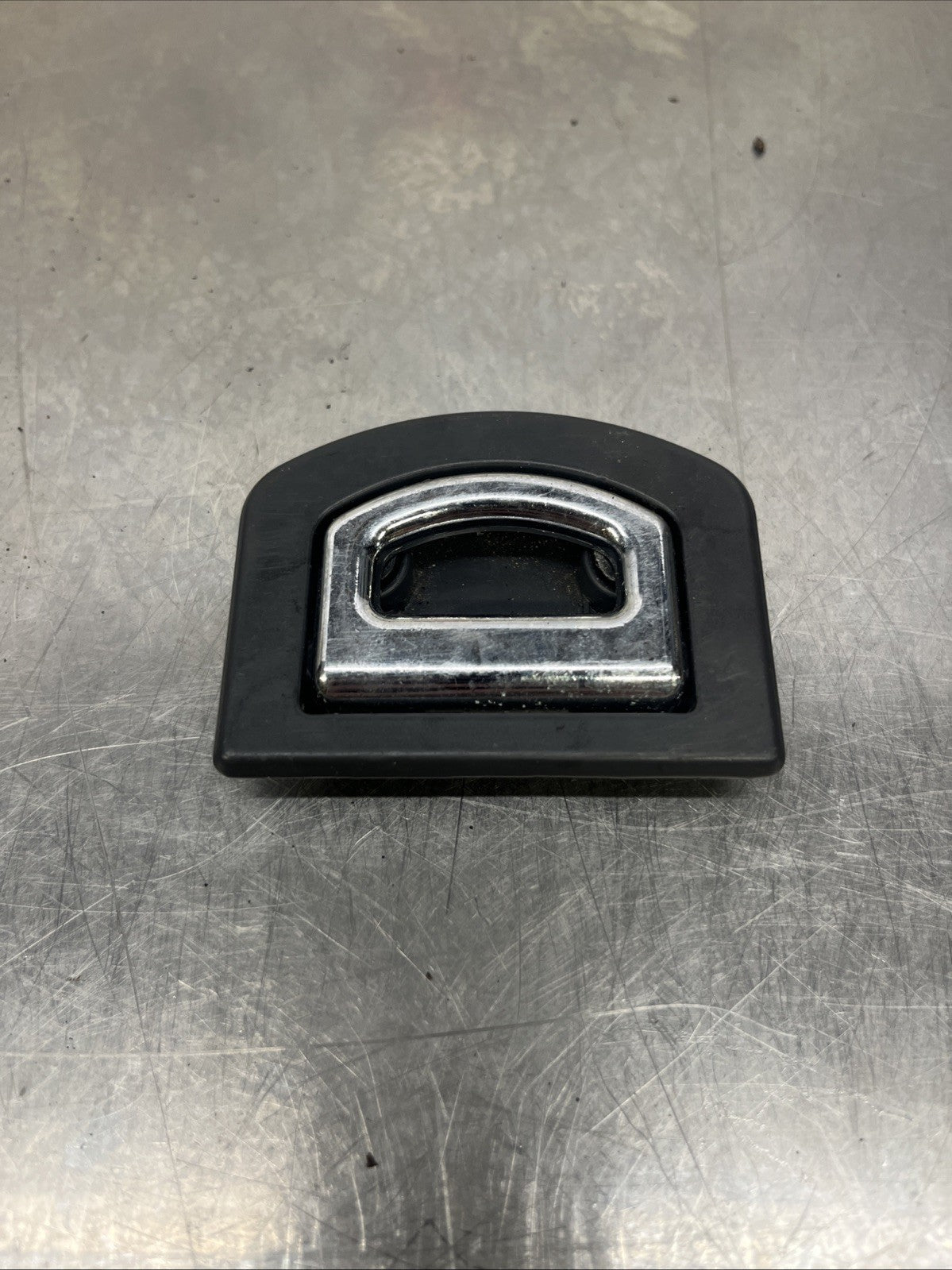 AUDI Q7 4L 3.0 LUGGAGE BOOT TIE DOWN HOOK 8E0864203 2006-2009