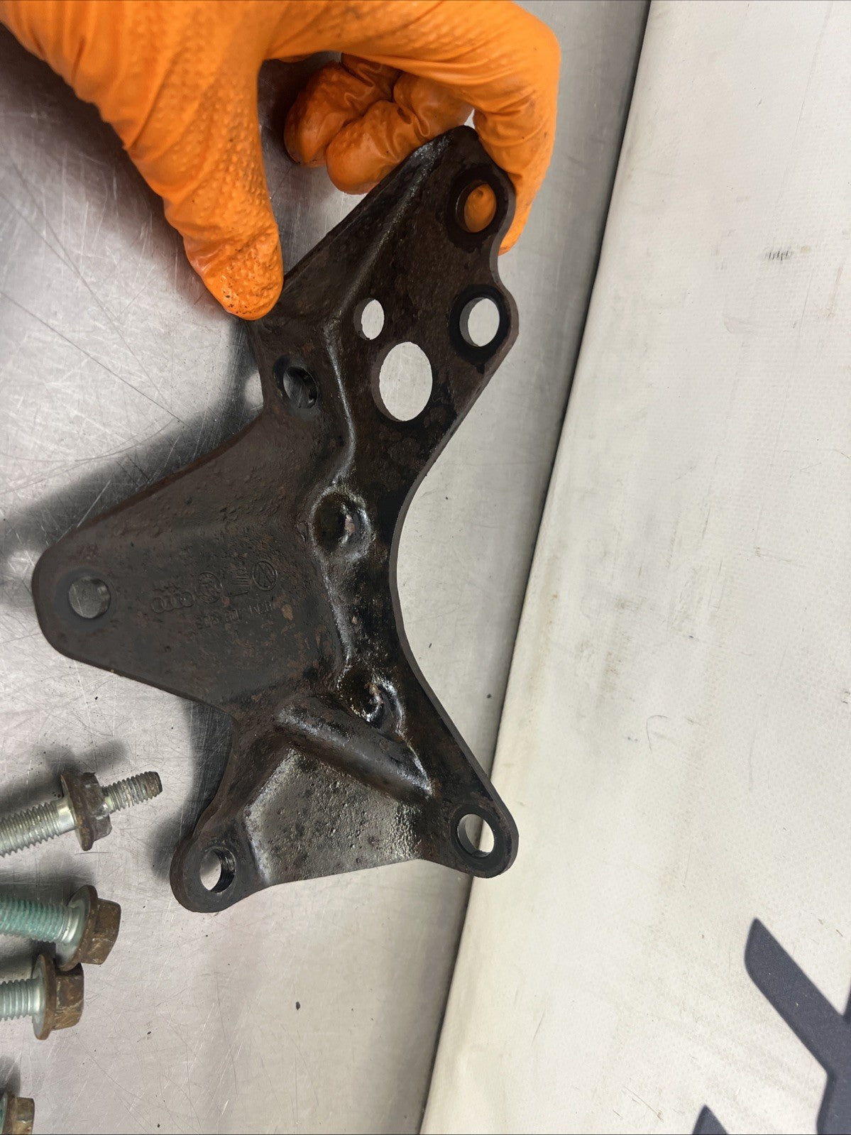 AUDI TT MK1 8N 1.8T QUATTRO GEARBOX TRANSFER BOX SUPPORT BRACKET  02M409903+bolt