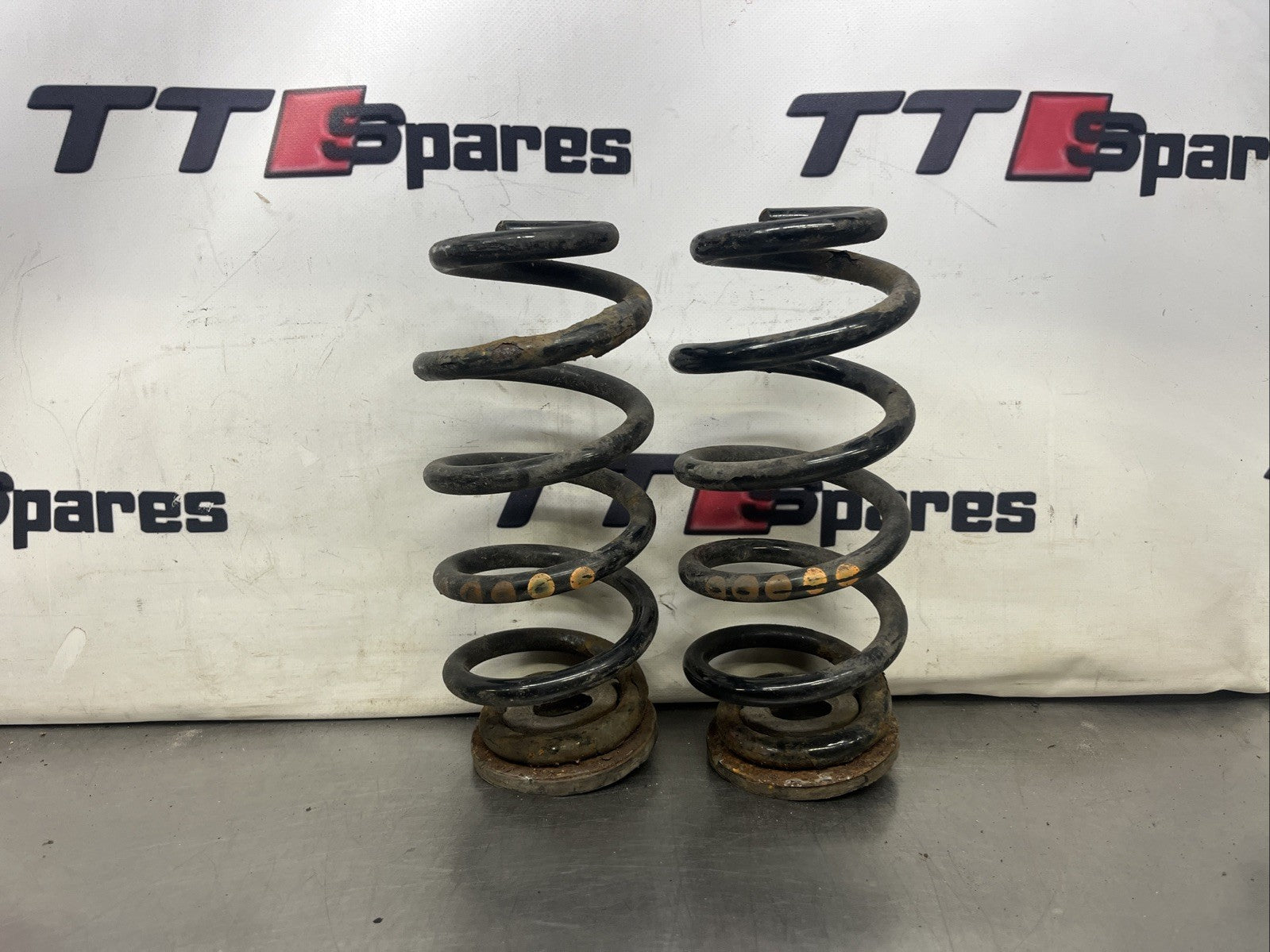 Audi TT 8J Rear Axle Suspension Coil Spring Set Kit 8J0511115BE