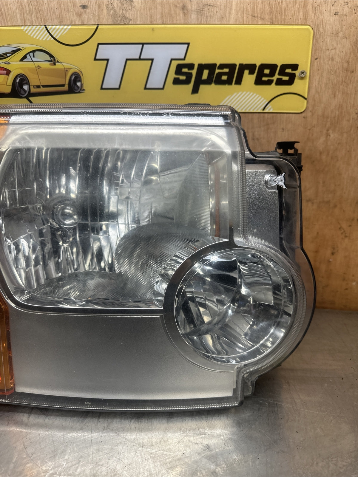 LAND-ROVER DISCOVERY 3 O/S DRIVERS Headlight CROME XBC50022