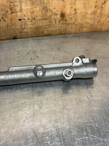 BMW E70 X5 3.0D Fuel Injection Rail 7795514 03
