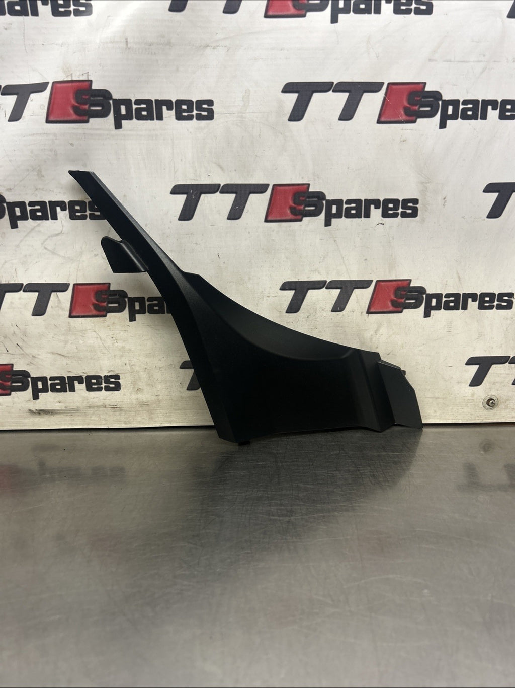 2008-2012 Audi TT Front Right Driver Centre Grill Side Trim 8J0807082
