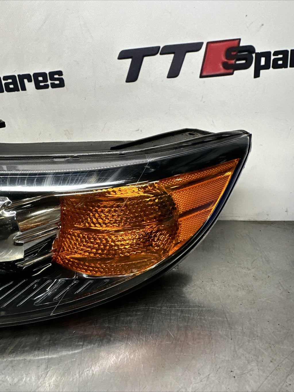 92101-2P150KIA SORENTO HEADLIGHT FRONT LEFT PASSNEGER SIDE XENON  MK2 2009- 2014