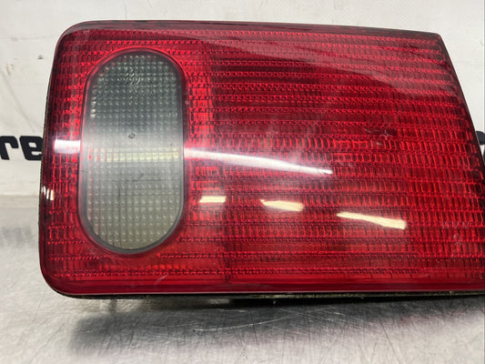 AUDI A8 1994-2003 LEFT REAR INNER BRAKE LIGHT LAMP 4D0945093G 4D0 945 093 G