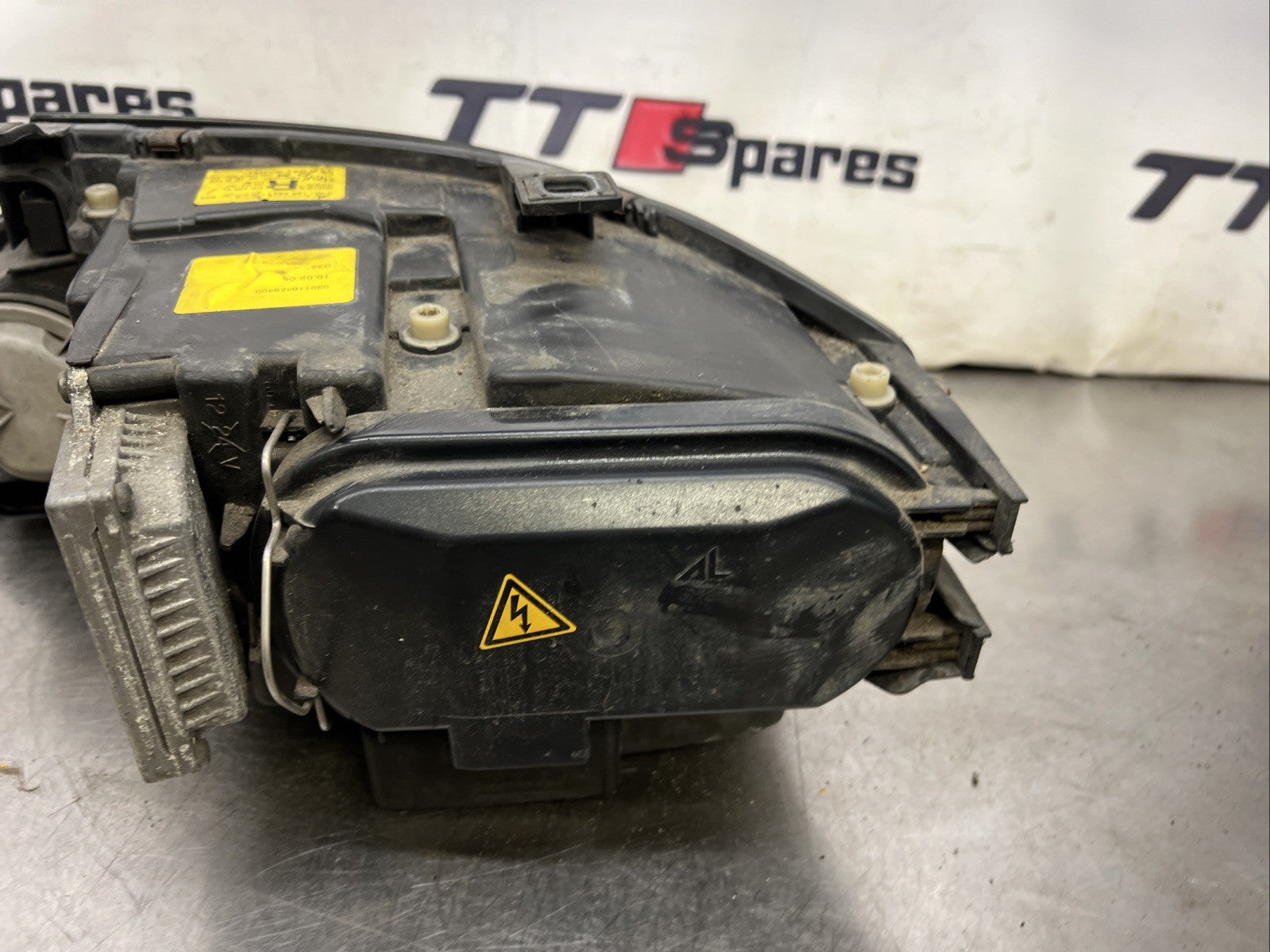 AUDI TT MK1 (1999 > 2007) FRONT RIGHT HEADLIGHT  8N0941004AH