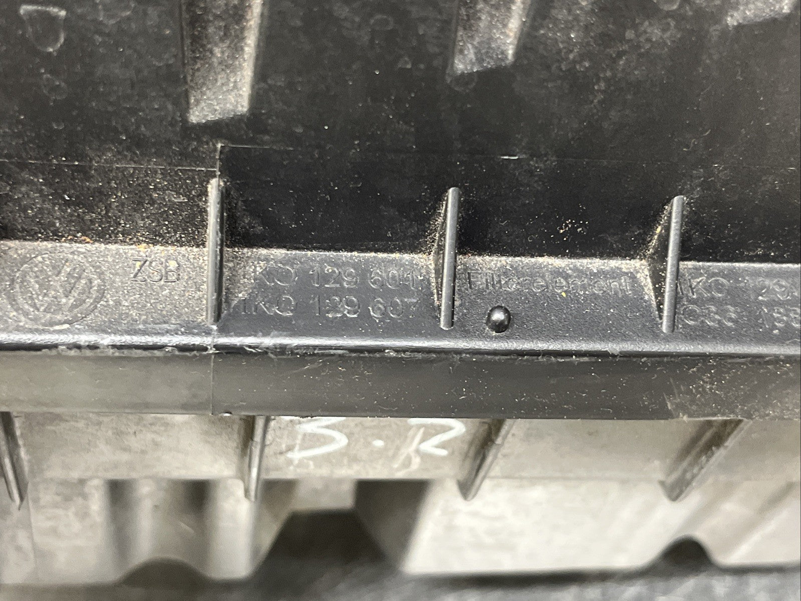 AUDI TT MK2 AIR FILTER BOX HOUSING V6 A3 8P GOLF MK5 R32 8J 06-14
