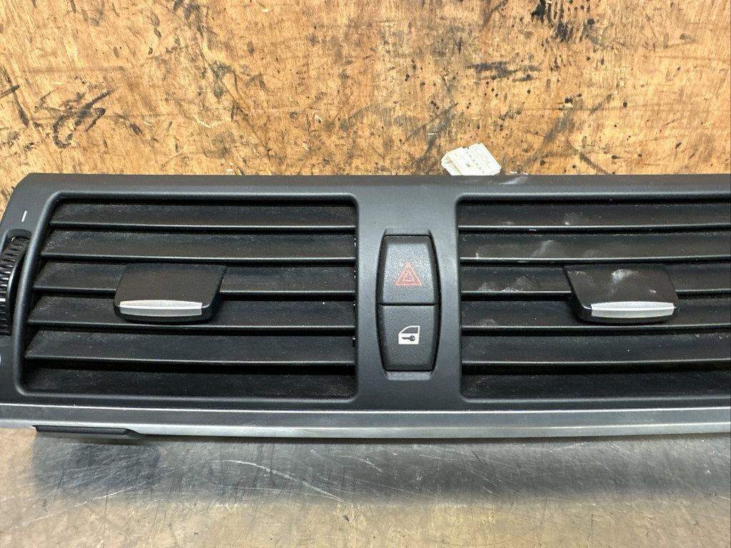7161802 6958654 BMW E70 X5 Dashboard Centre Air Vent  7161801 
