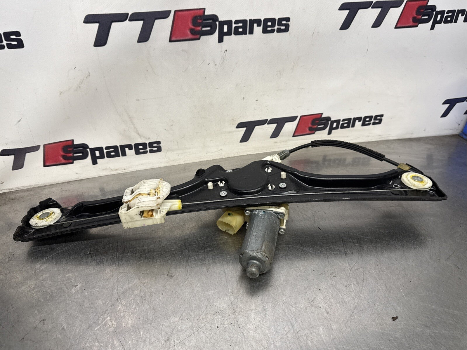 BMW X5 E70 07-13 REAR WINDOW MOTOR REGULATOR DRIVER RIGHT 7137030