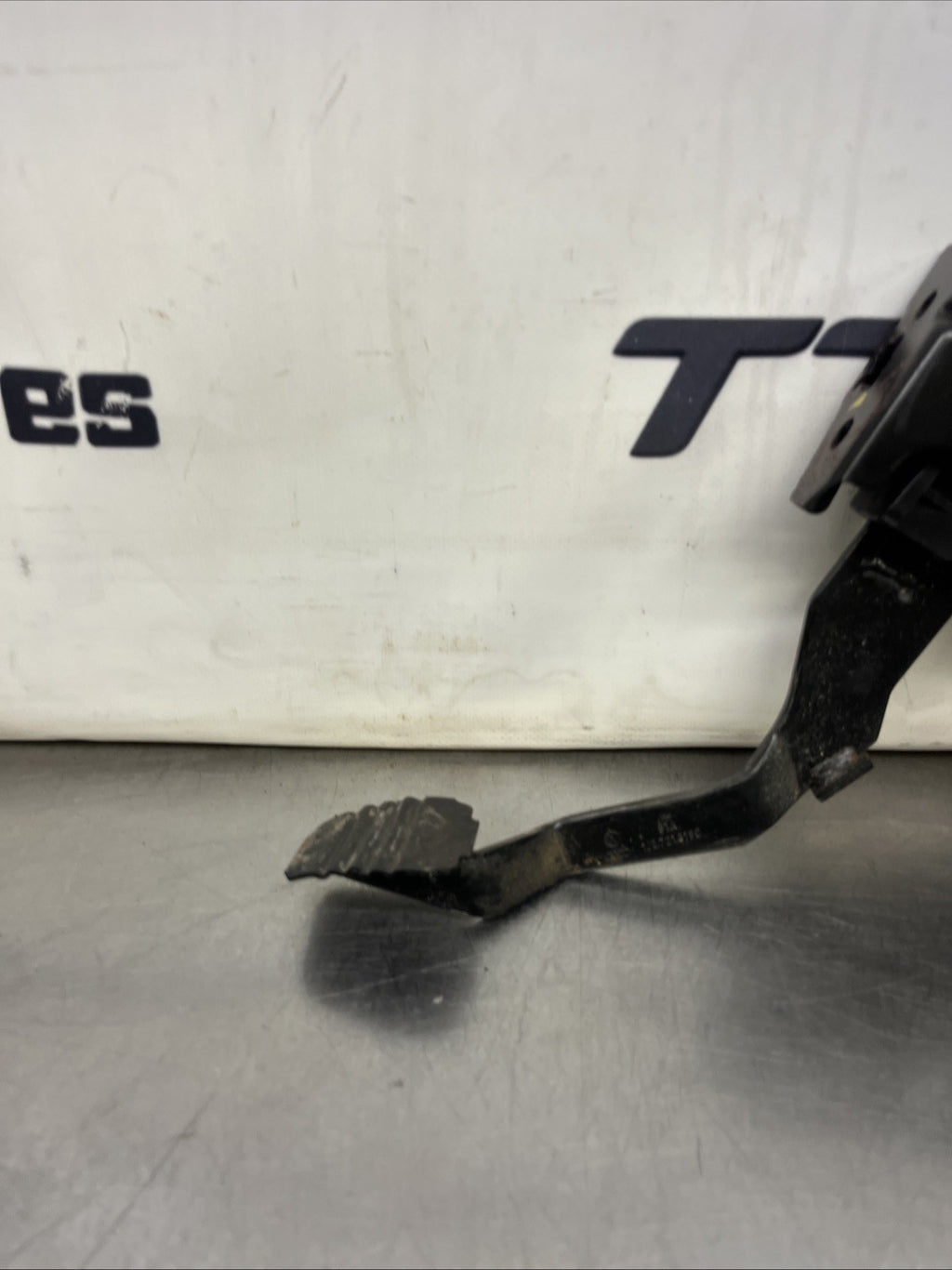 AUDI TT CLUTCH PEDAL TT MK1 8N 1.8T PETROL GENUINE OEM 8N2721059E Or D Or C