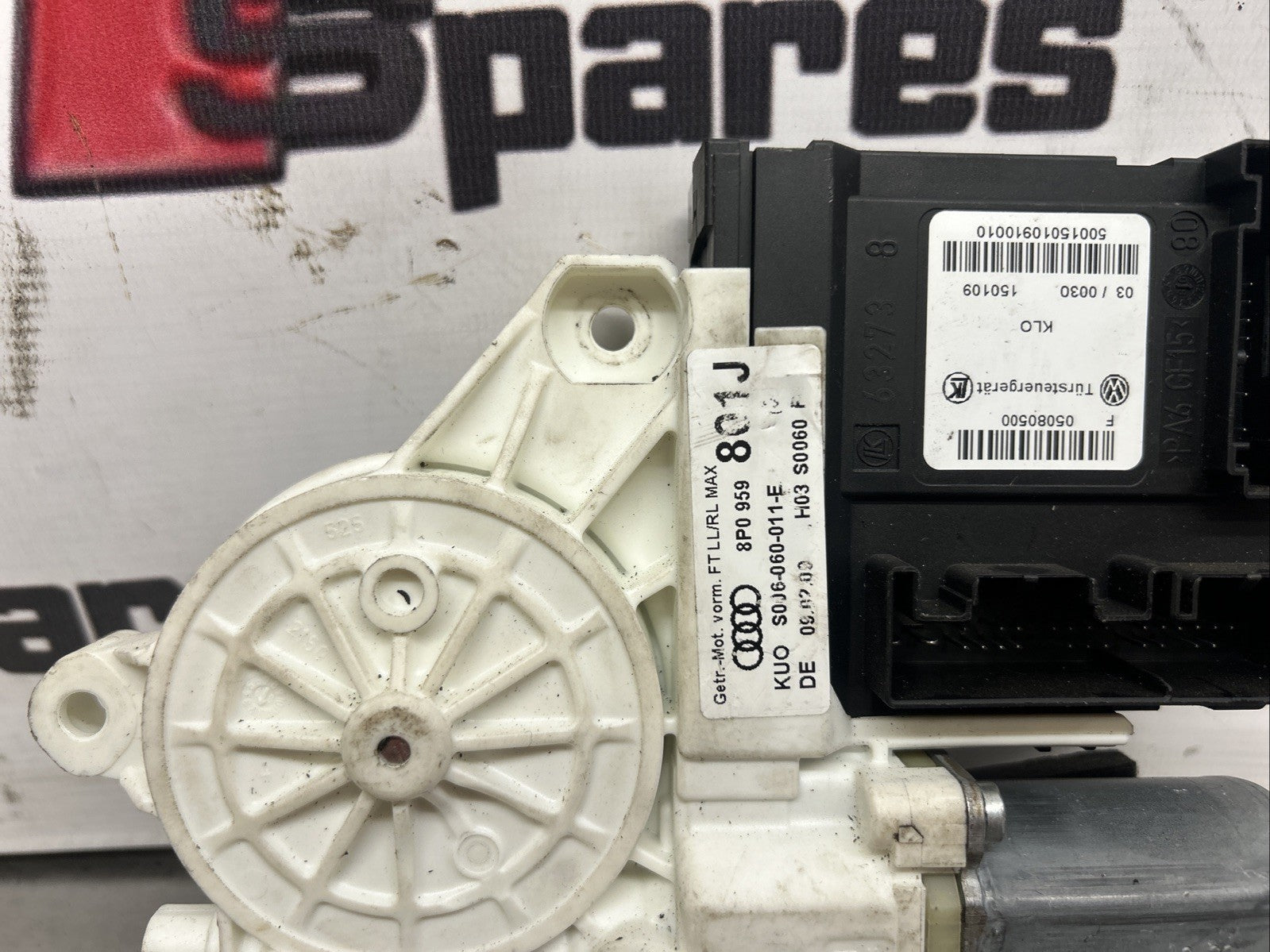 Audi A3 8P Window Motor Lifter Regulator Control Front Right O/S 8P0959801N