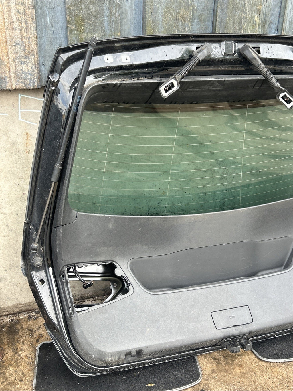 17-20 SEAT LEON CUPRA MK3 Black LZ5C COMPLETE BOOT LID  *NO LIGHTS*