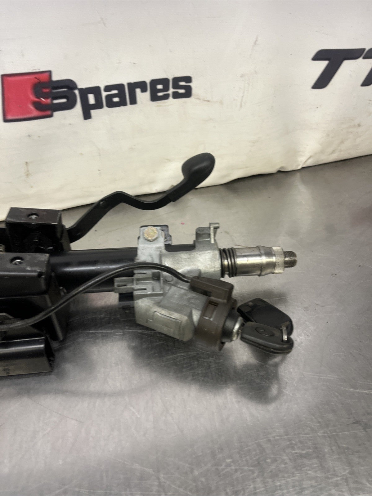 VW Golf 3 convertible 1H0419561C steering linkage with ignition lock and key