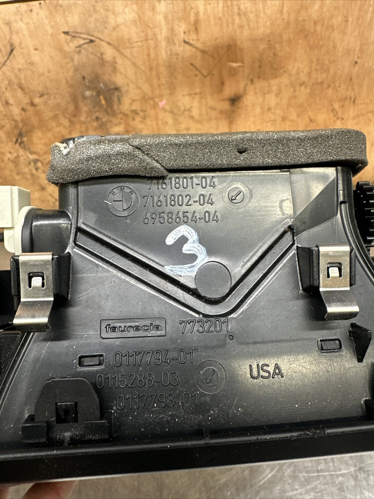 BMW X5 E70 X6 E71 07-13 DASHBOARD CENTRE AIR VENT WITH GLOVE BOX SWITCH 7161801