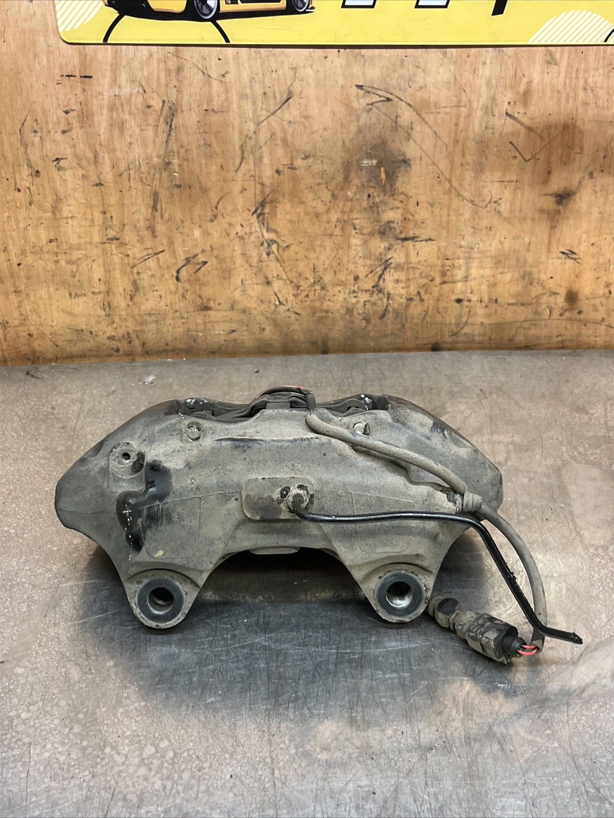 209236051A FRONT LEFT BRAKE CALIPER / 176101 FOR VOLKSWAGEN TOUAREG 7L6 TDI V6