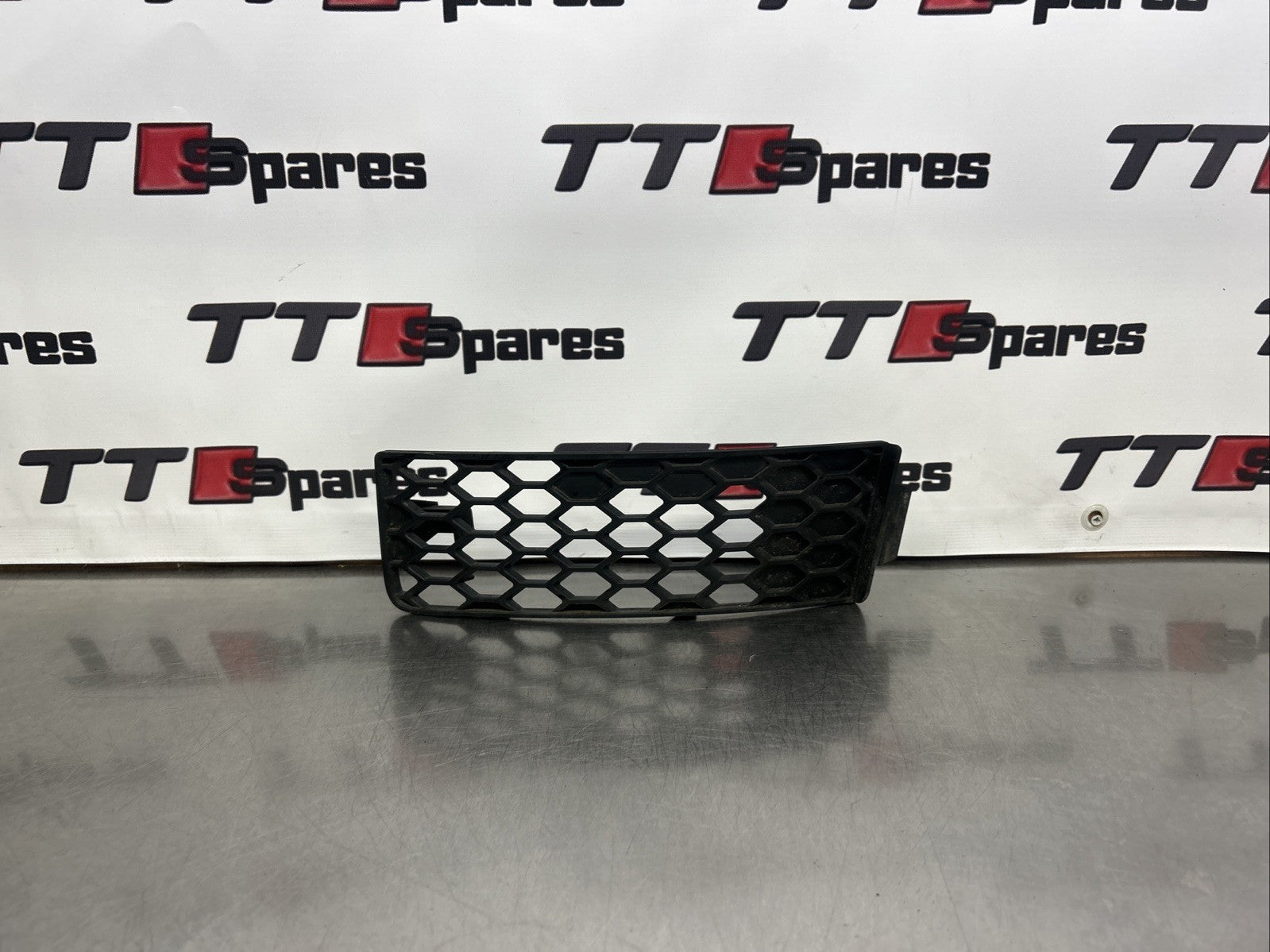 AUDI TT V6  Front Left Bumper Grill 8N0807681G 3.2 Petrol