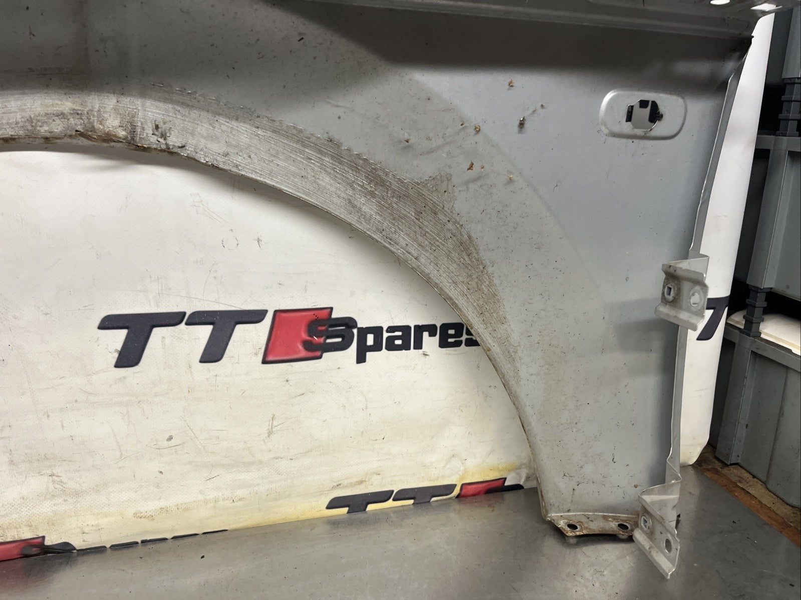 AUDI TT MK1 8N 98-06 OFF RIGHT SIDE FRONT WING Silver LY7W
