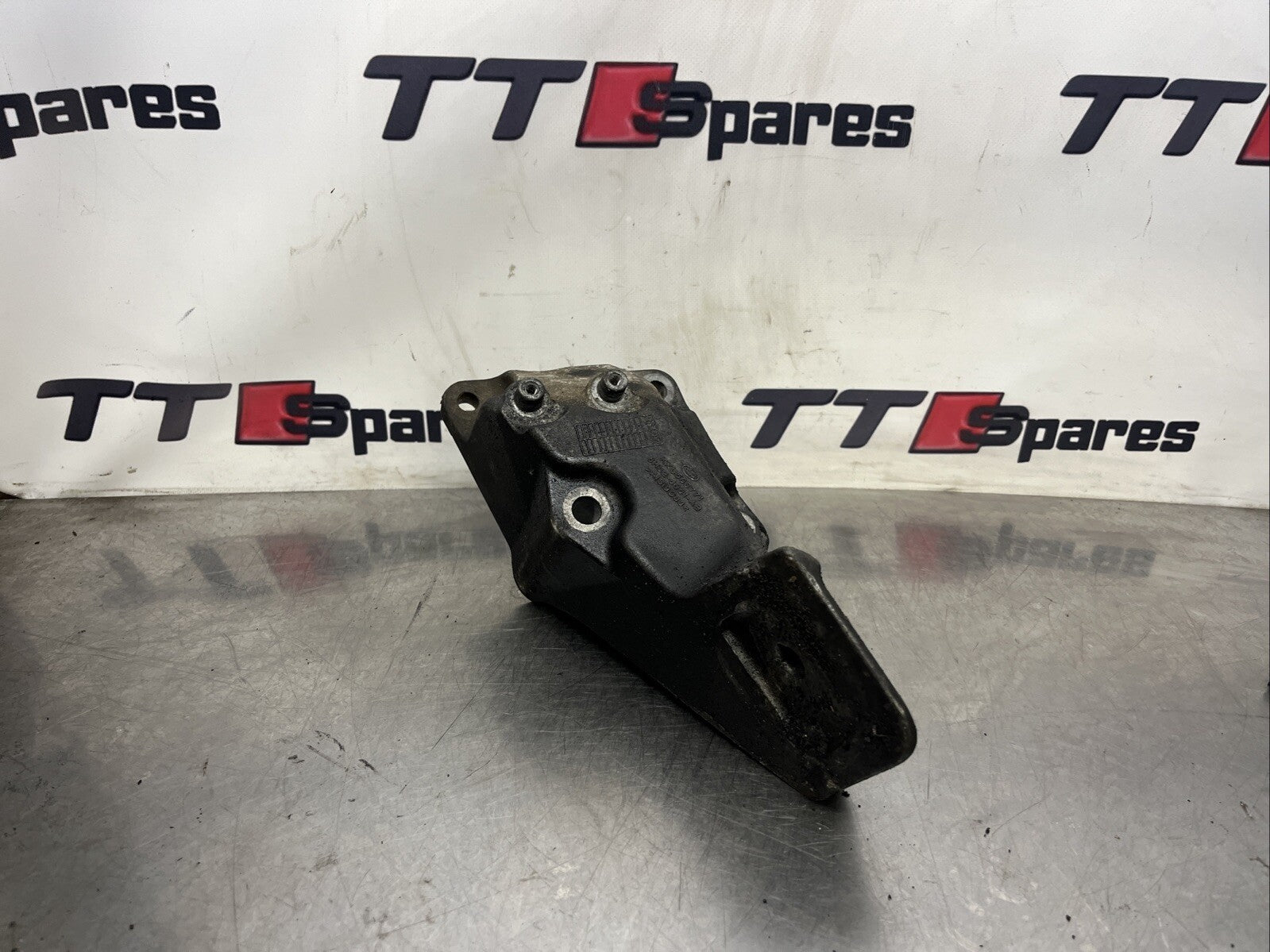 Range Rover Sport Engine Mount Bracket Left KKU500771