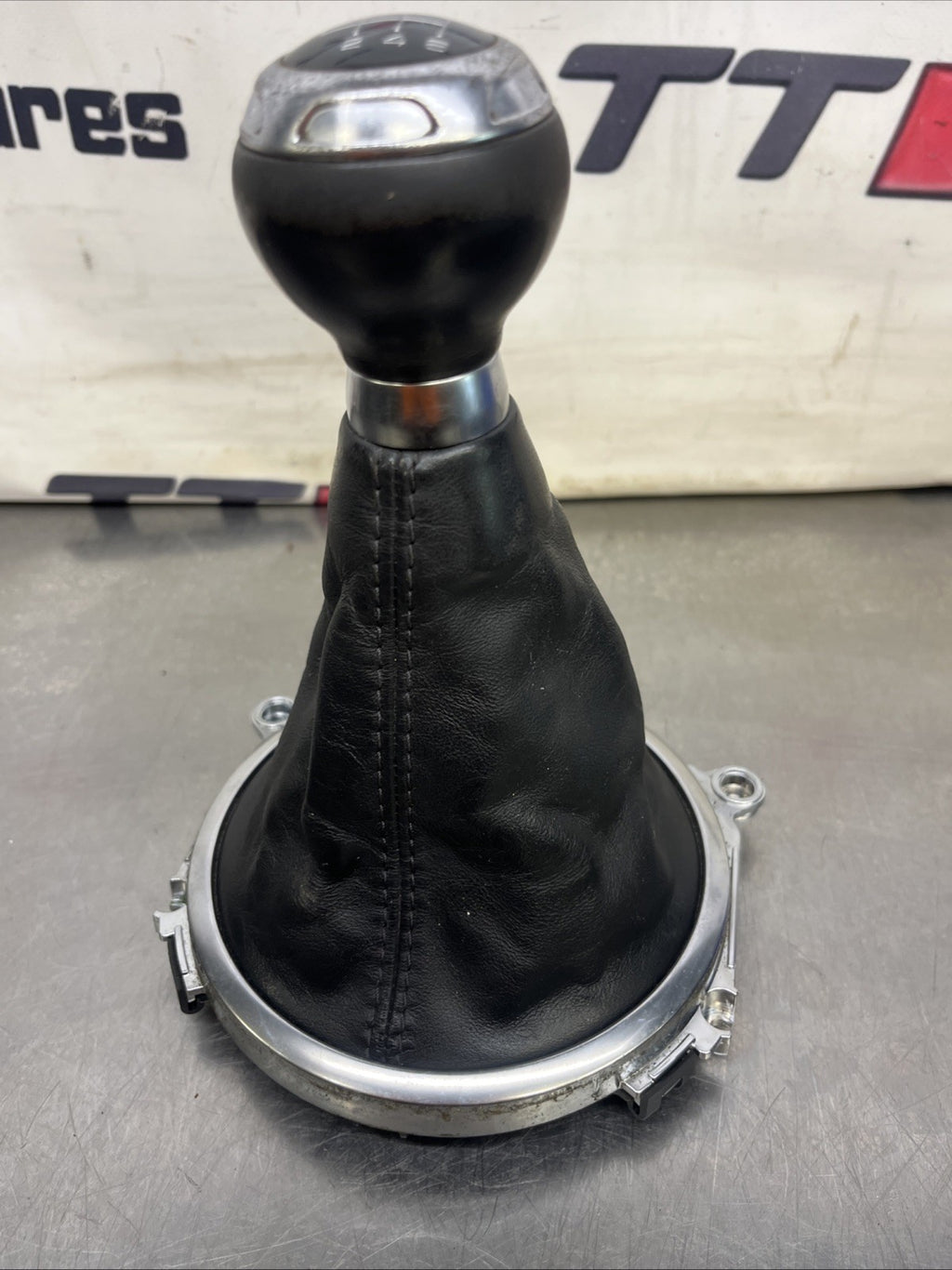 8J2863916A Audi TT Gear Knob Console Surround Trim 6 Speed Manual 2007 MK2 8J 