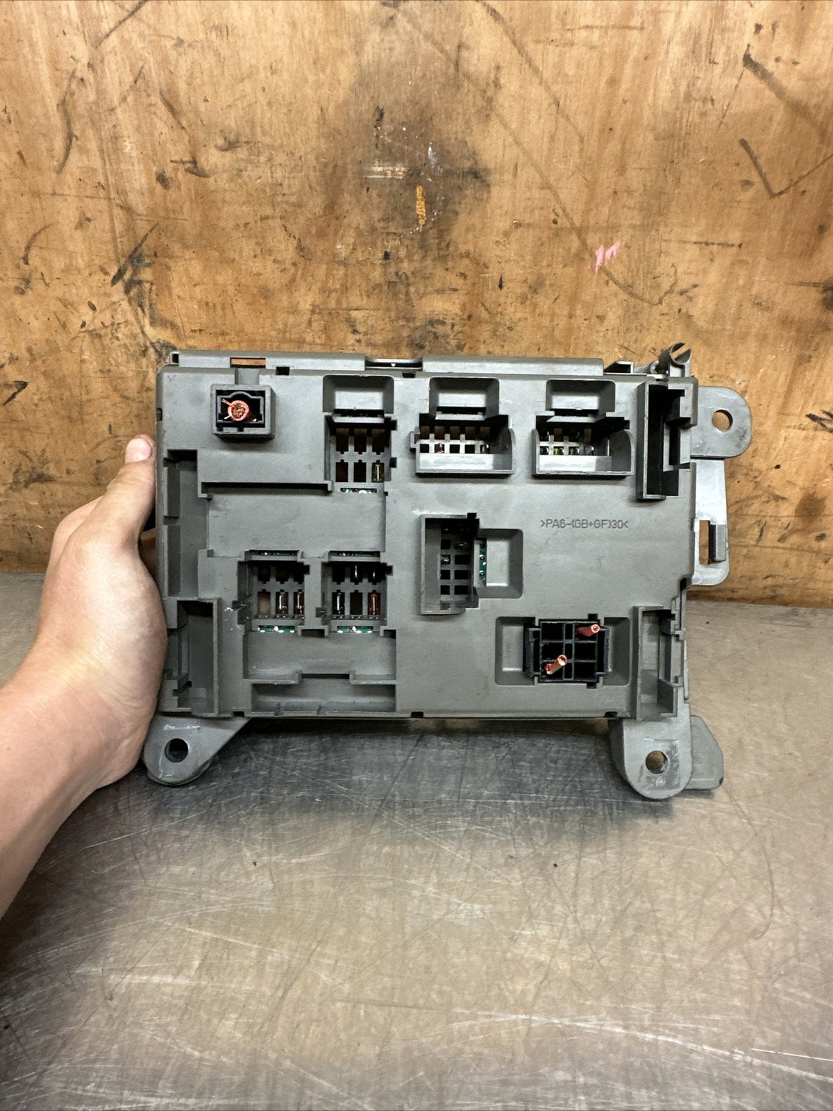 BMW  X5 E70 Fuse Box Relay Unit Module Power Distribution B010105300 B552 