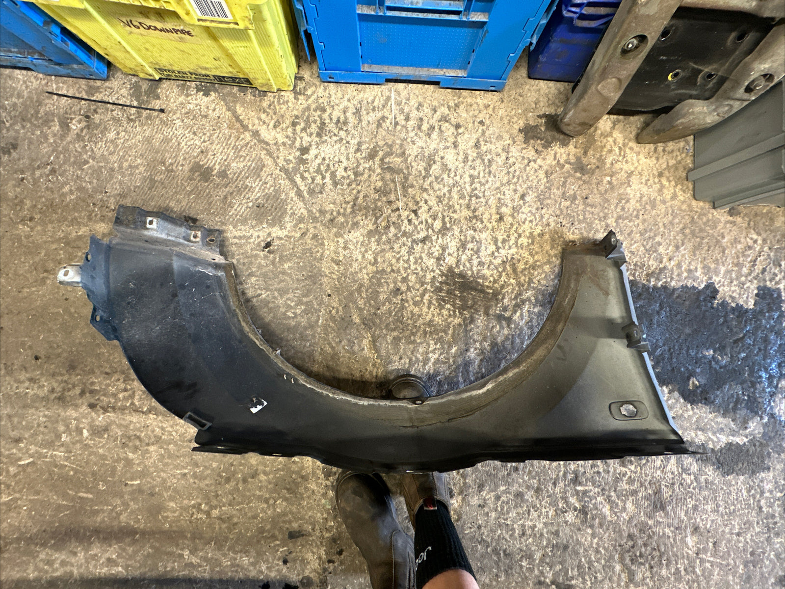 AUDI TT MK1 8N (1999   2007) PASSENGER SIDE WING Black