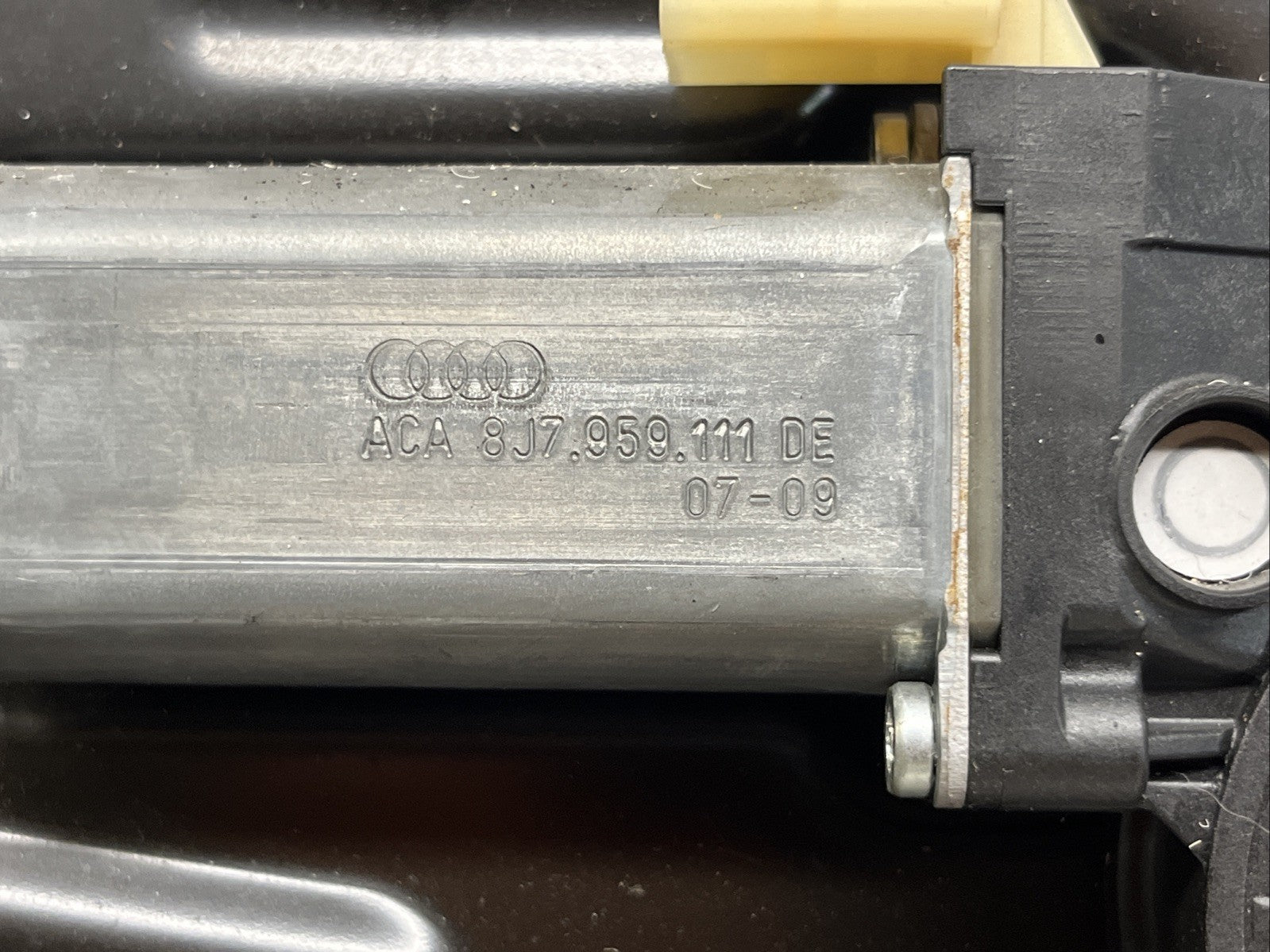 AUDI TT MK2 WIND DEFLECTOR CONVERTIBLE / ROADSTER 06-14 8J7862953 8J7959111DE