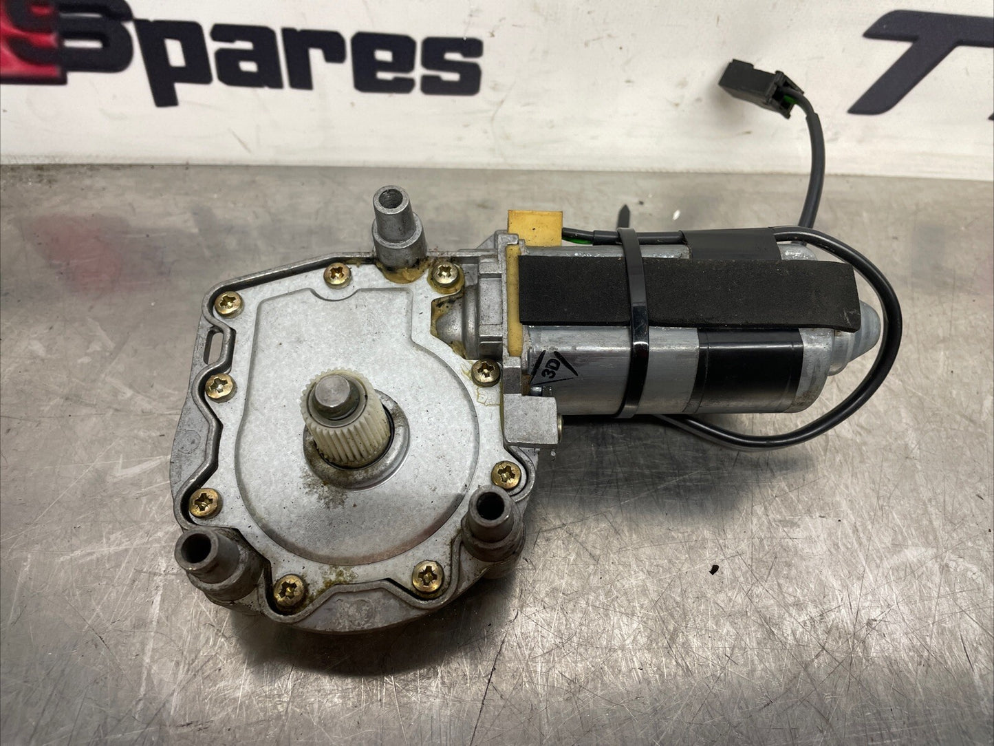 Audi A8 S8 D2 4D 1998 Front right front window regulator motor 05318261 ART15691