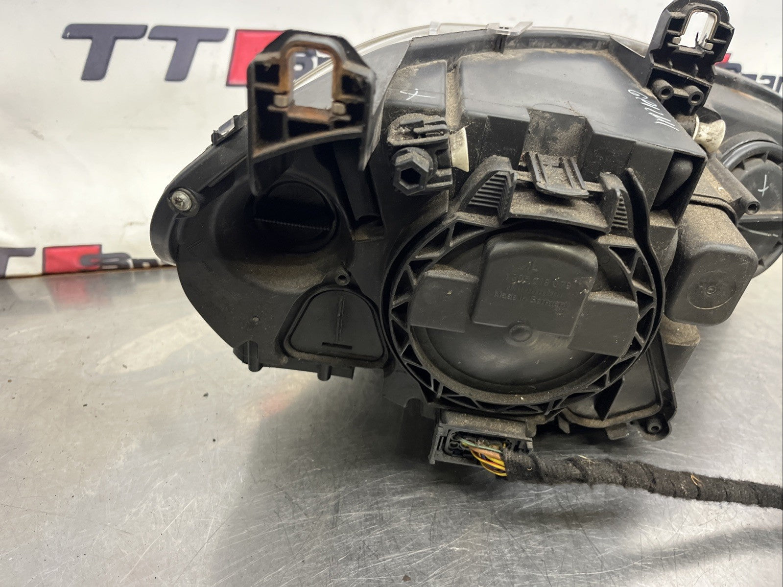 BMW X5 E70 Passenger Headlight 2009