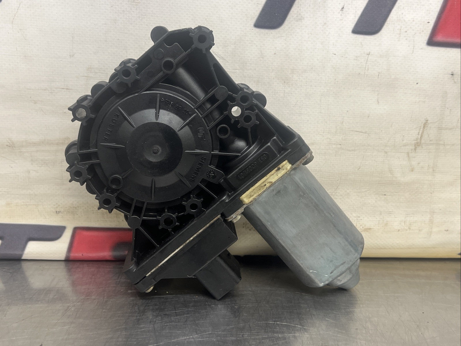 Audi TT Mk1 Convertible Roadster LEFT SIDE ELECTRIC WINDOW MOTOR 8N7959801A GEN