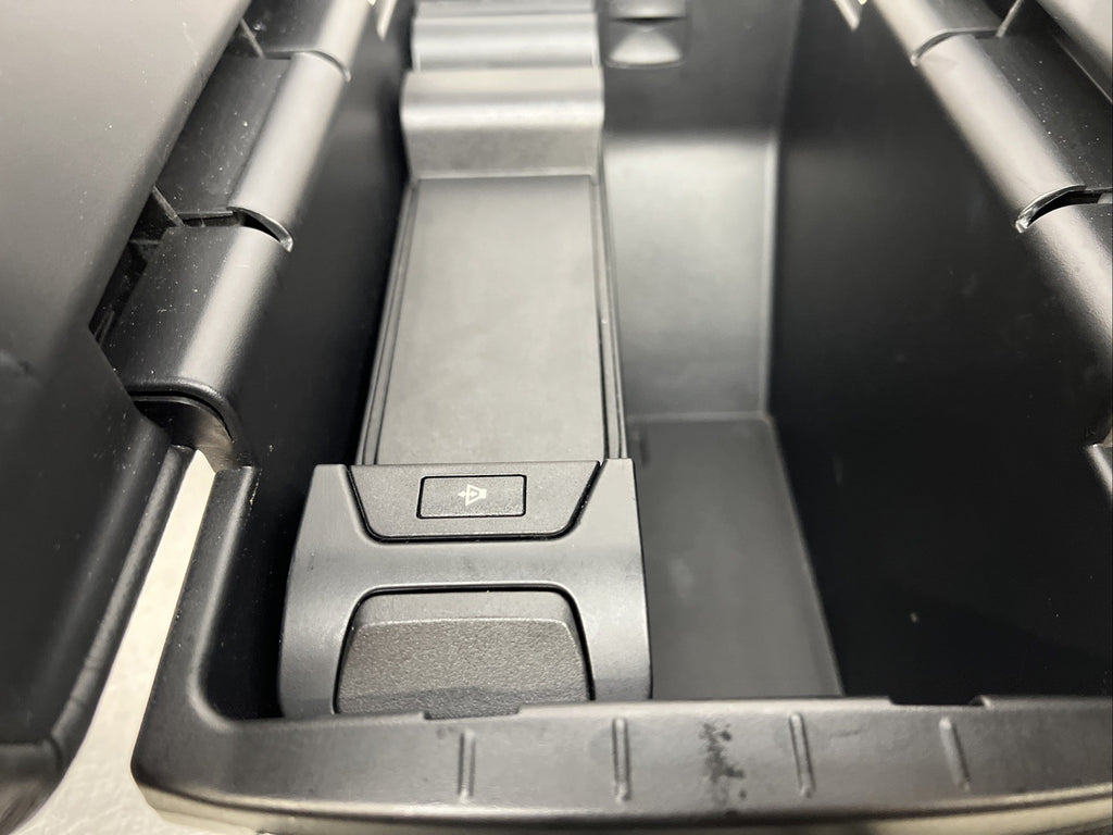 BMW X5 E70 07-13 CENTRE CONSOLE ARMREST BLACK LEATHER 0111258