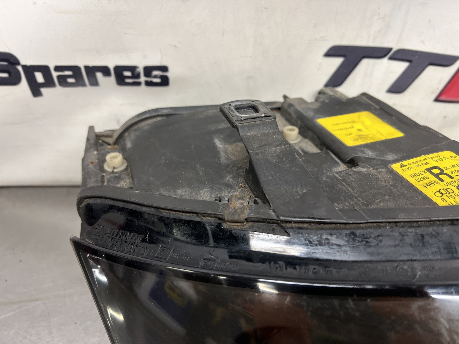 AUDI TT MK1 (1999 > 2007) FRONT RIGHT HEADLIGHT  8N0941004AH