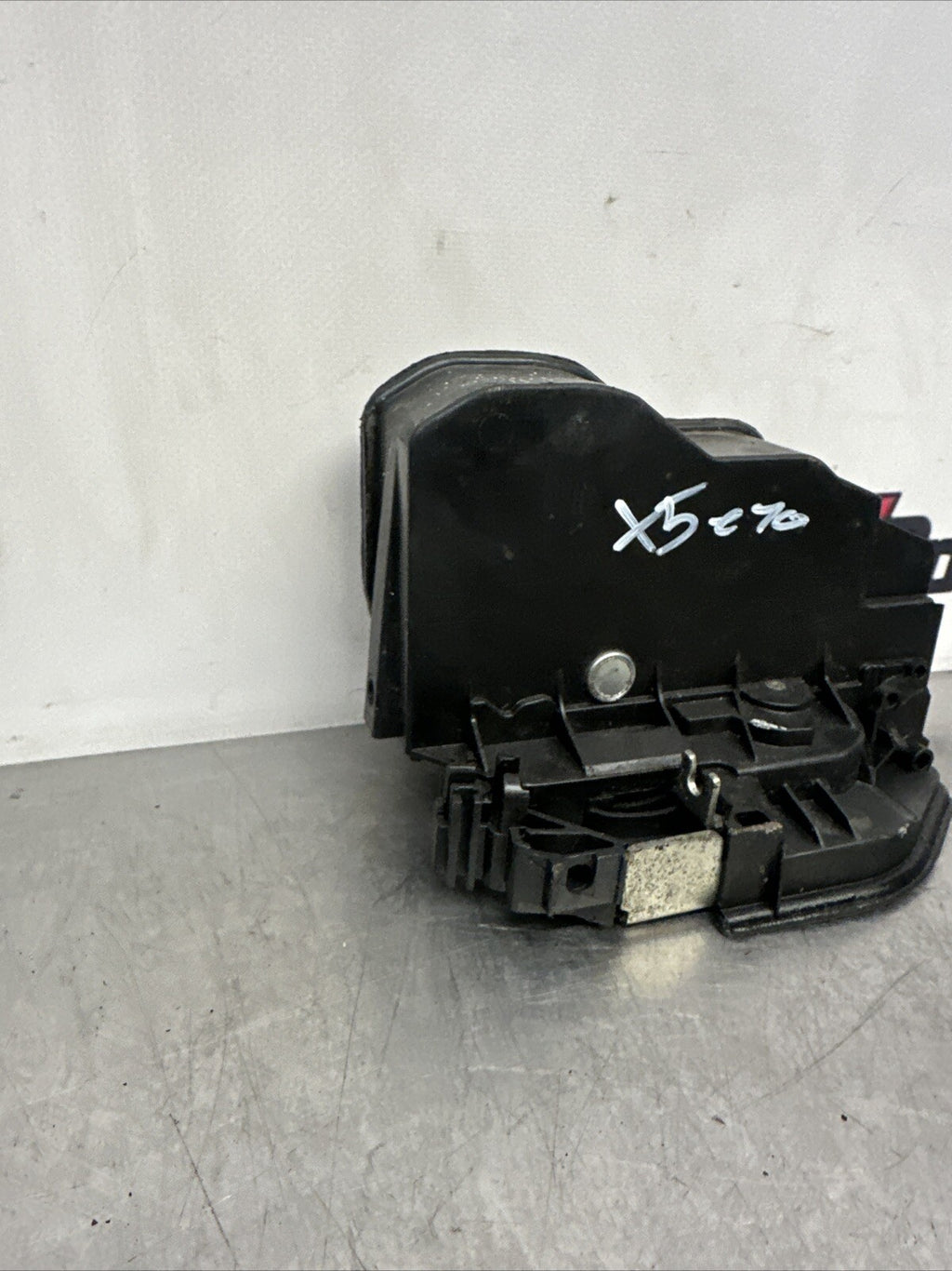 BMW X5 DOOR LOCK MECHANISM REAR LEFT PASSENGER SIDE 7202147 E70 2007 - 2009
