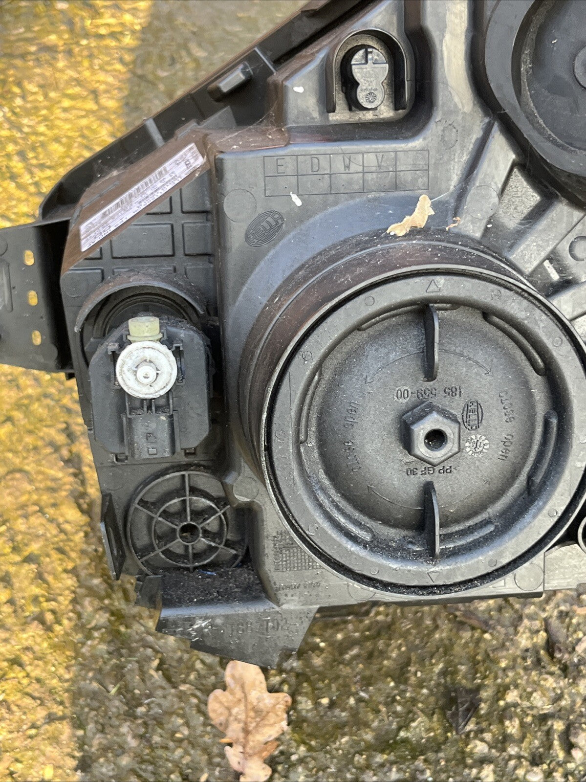 Vauxhall Vivaro X82 14-18 Pre-Facelift Drivers Right Headlight 260101200R