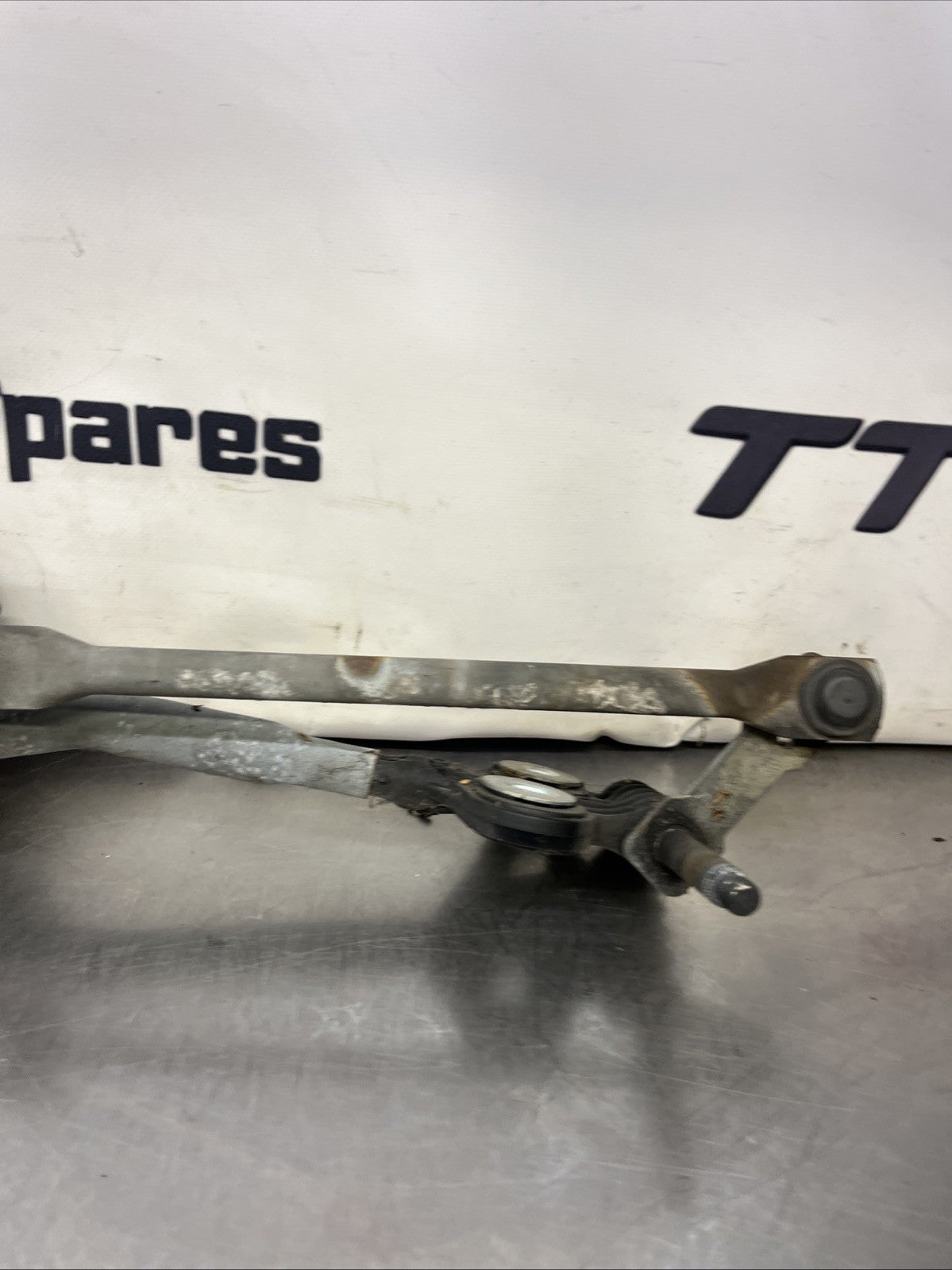 BMW X5 E70 Front Windshield Wiper Mechanism 4418701