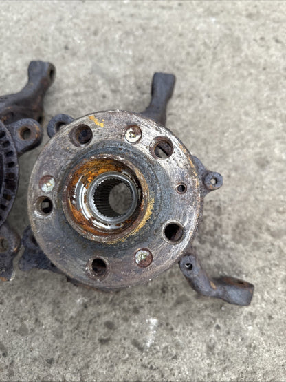 VW Golf MK3 GTI VR6 Vento Corrado Front Pair Wheel Hubs Bearing Housing Genuine