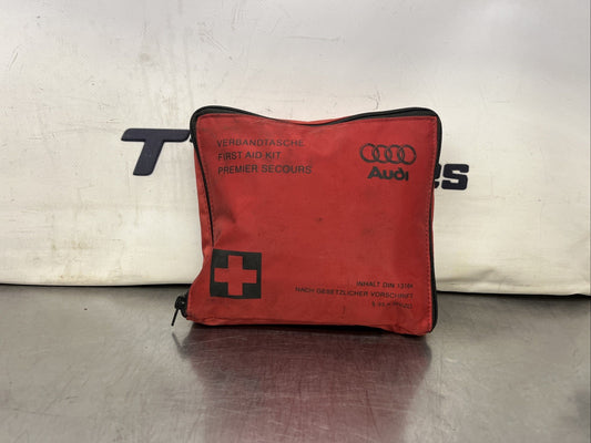 Audi Q7  First Aid Kit With Full Stuff Inside (8P0860282A)