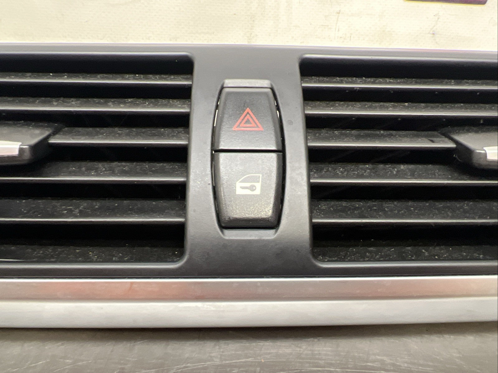 BMW X5 E70 DASHBOARD AIR VENT FRONT CENTRE 9210705 2010