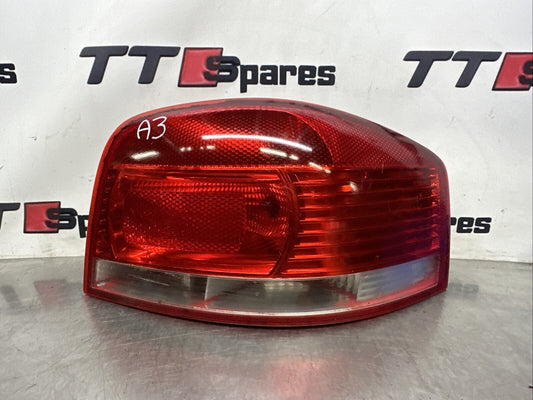 2004 AUDI A3 DRIVER REAR RIGHT SIDE TAIL LIGHT 8P0945096A