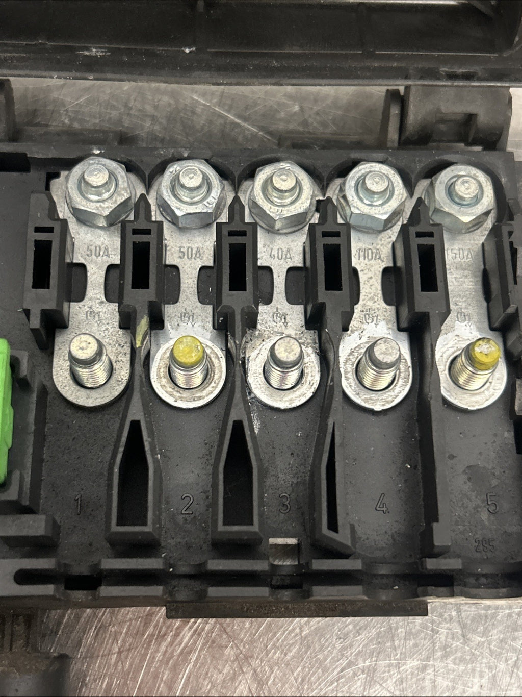 AUDI GENUINE TESTED TT MK1 ENGINE BAY BATTERY TOP FUSE BOX 8N0937550A