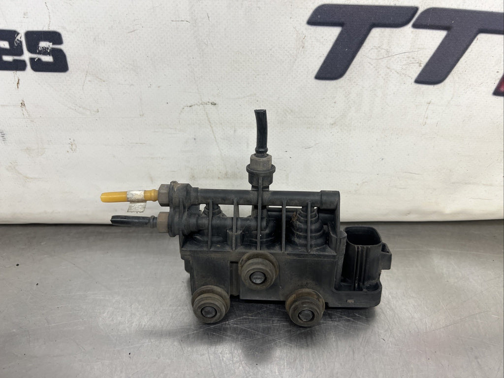 Land Rover Discovery 3 04-09 Front Air Suspension Relief Valve RVH00095
