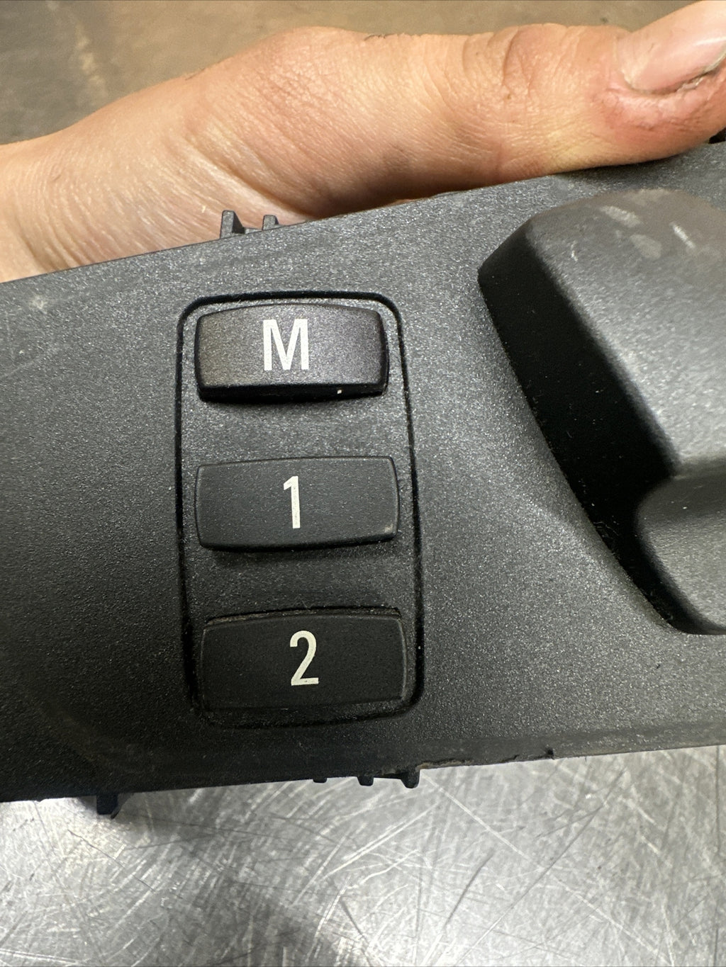 6950768 BMW 5 X5 X6 Series E60 E70 E71 Switch Seat Adjusting Front Right O/S