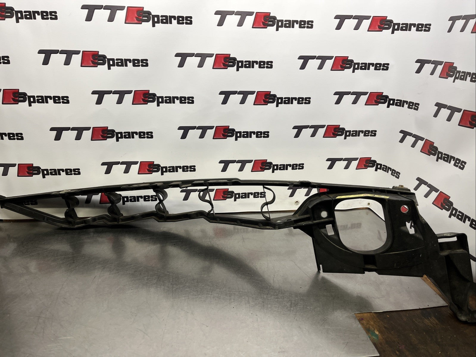 BMW X5 Diesel E70 Front Passenger Side Wing Support Bracket 7157989