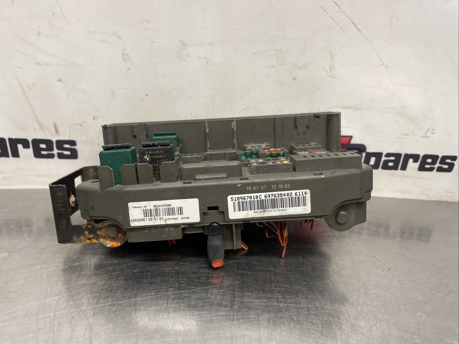 518967010C 697638402 Fuse box  for BMW X5 UK1730634-10