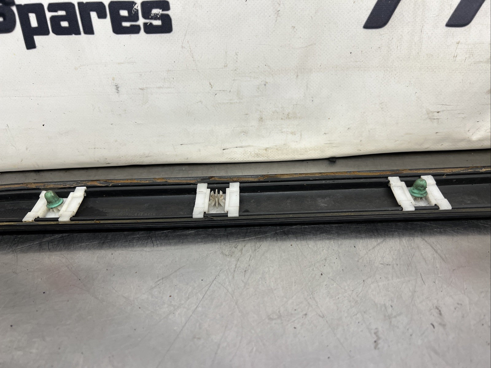 VW GOLF MK3.5 REAR LEFT TRIM MOULDING BLACK 1H3853535 COLOUR CONCERT PAINTED