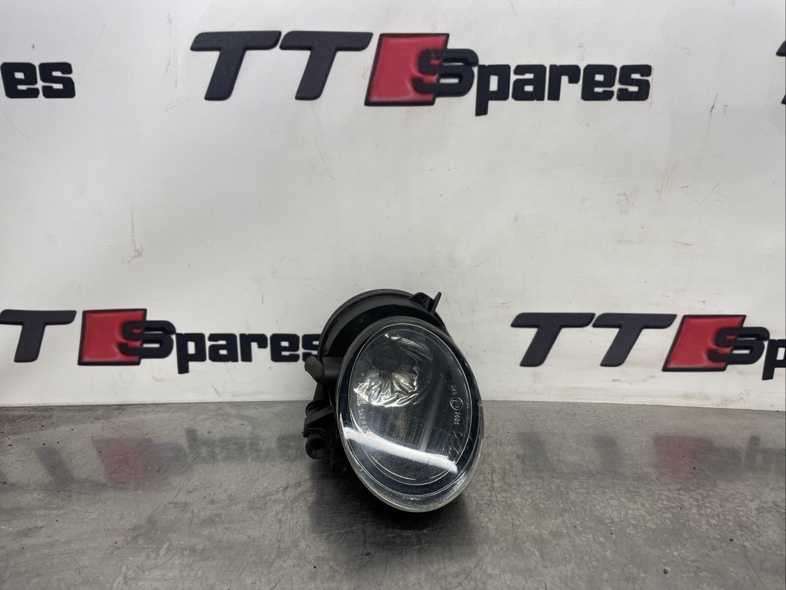 06-14 AUDI TT MK2 FOG LIGHT DRIVERSIDE 8J0941700 USED 