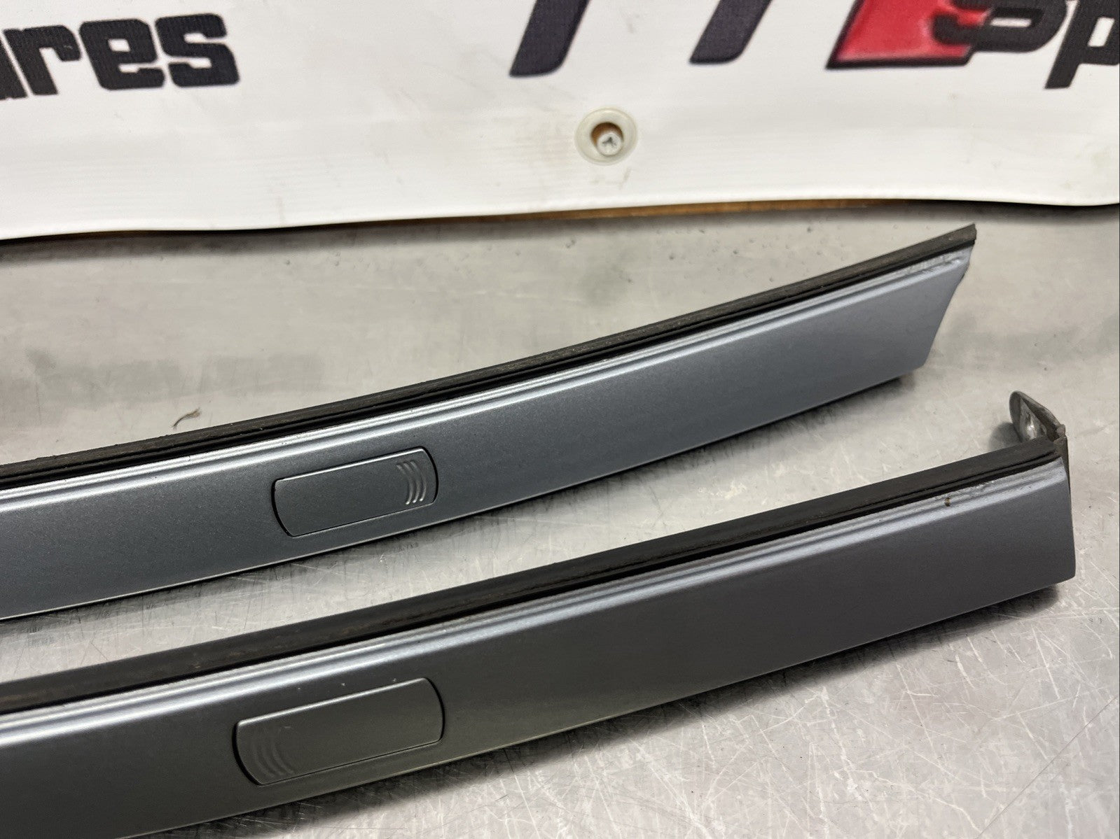 AUDI TT MK1 8N 98-06 COUPE PAIR ROOF GUTTER TRIMS RAILS AVUS SILVER VGC