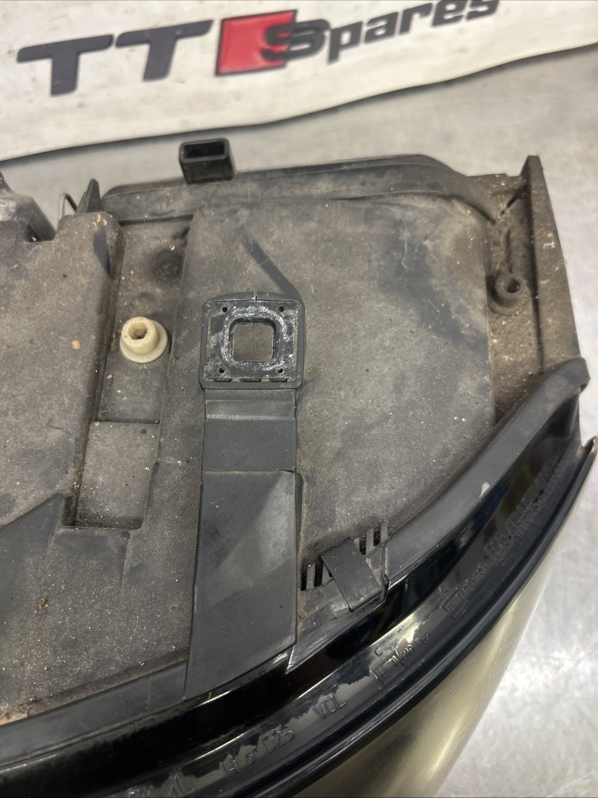 2002-2006 Audi TT Left Passenger Headlight / Headlamp 8N0941003BJ