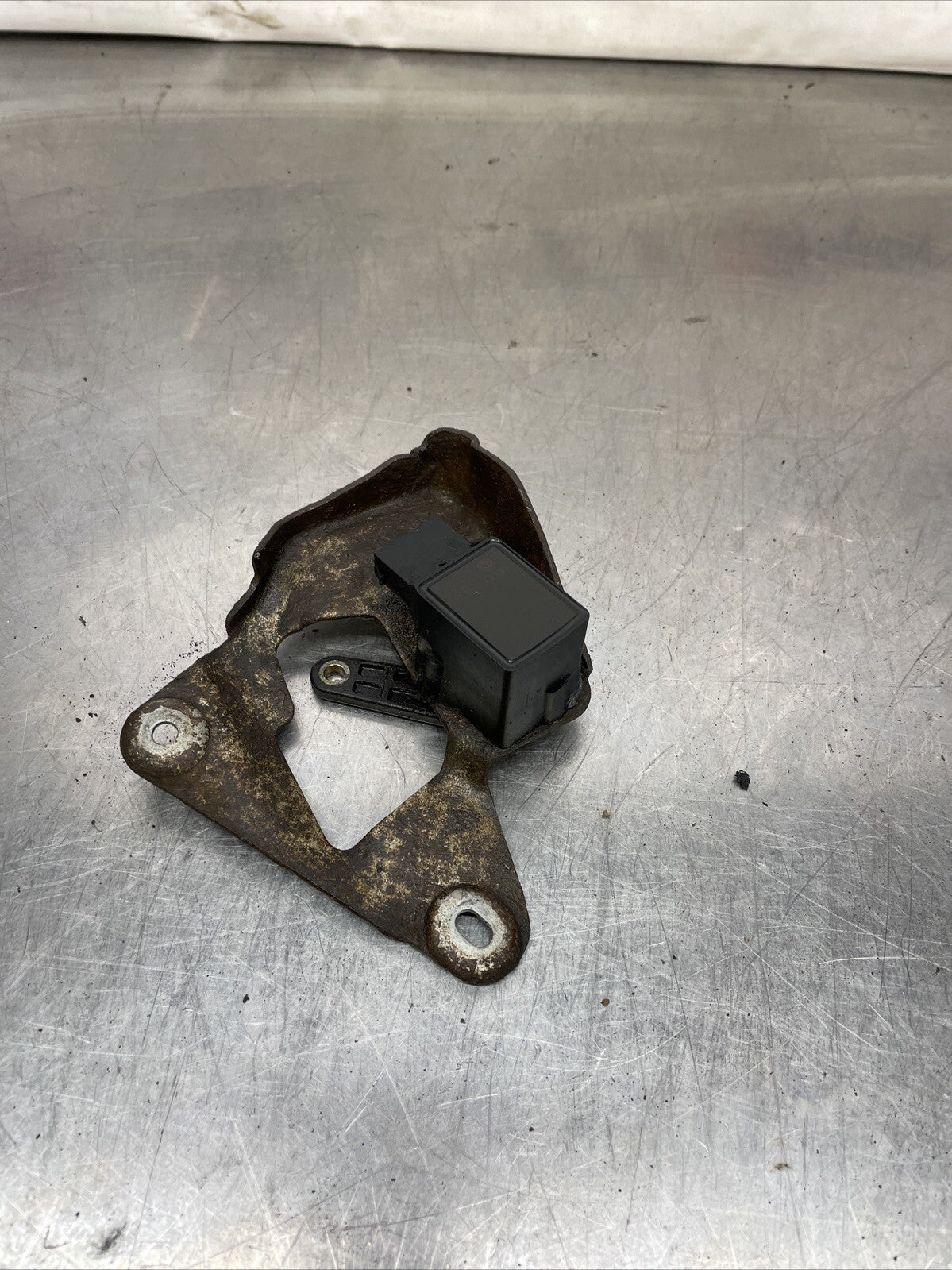 AUDI TT MK1 8N 225 FRONT XENON HEADLIGHT LEVEL SENSOR 4B0907503 S3 8L BRACKET